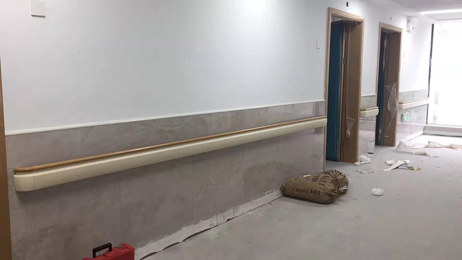 清潔防撞扶手的時(shí)候應(yīng)該注意什么？