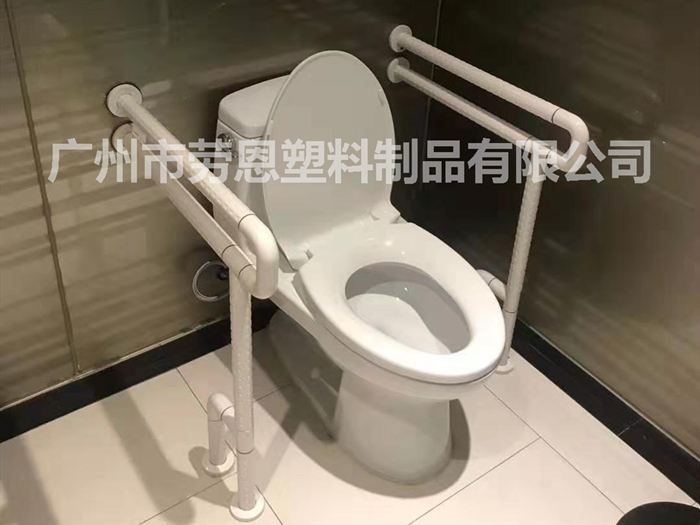 公共殘疾人廁所的衛(wèi)生間扶手和其他設(shè)施的具體尺寸是多少？