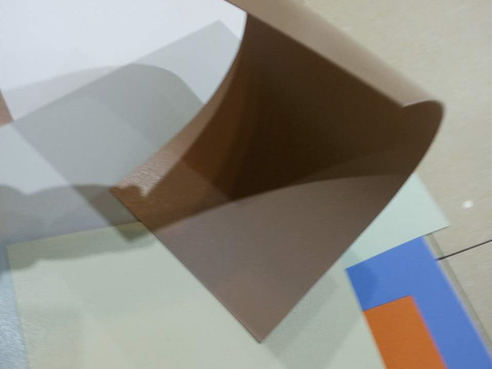 醫(yī)院裝修推薦選用醫(yī)用樹(shù)脂板，環(huán)?？咕鷫Π澹瑴p少污染