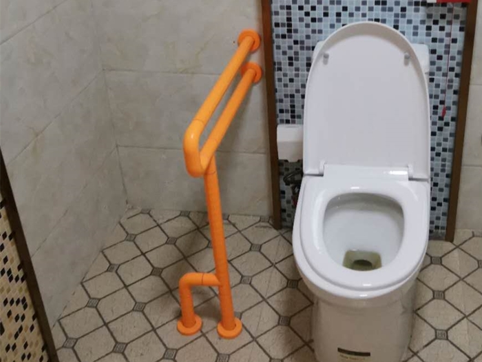 衛(wèi)生間淋浴房扶手應該如何選購？勞恩扶手選購小貼士大放送