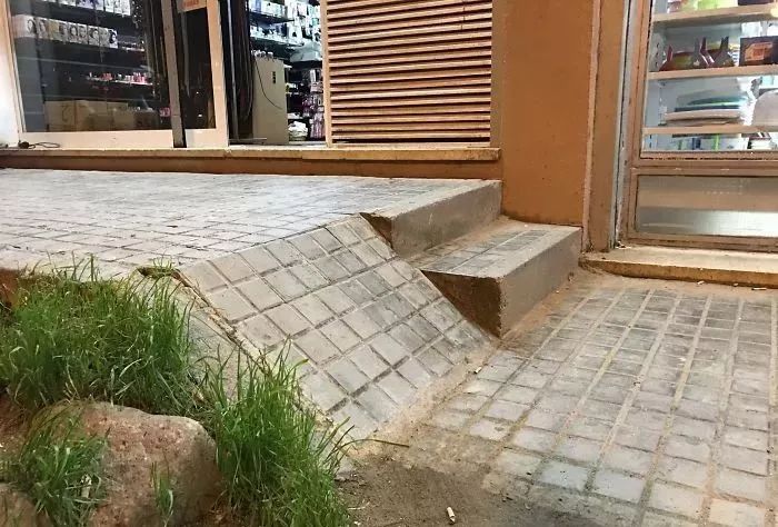 加裝無障礙扶手，造福老人的改造為何會有反對？