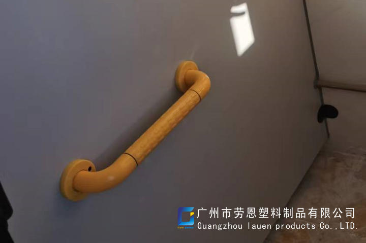 【佛山南海】社區(qū)加裝無障礙扶手，給老人觸手可及的安全